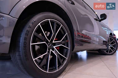 Внедорожник / Кроссовер Audi Q8 2020 в 
