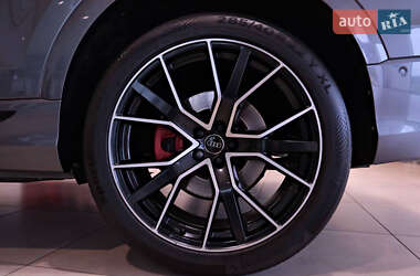 Внедорожник / Кроссовер Audi Q8 2020 в 