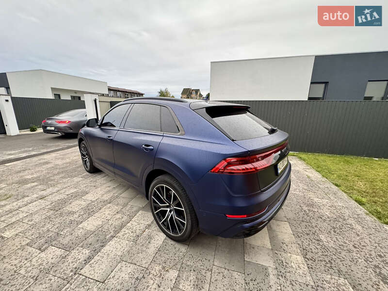 Внедорожник / Кроссовер Audi Q8 2019 в Киеве
