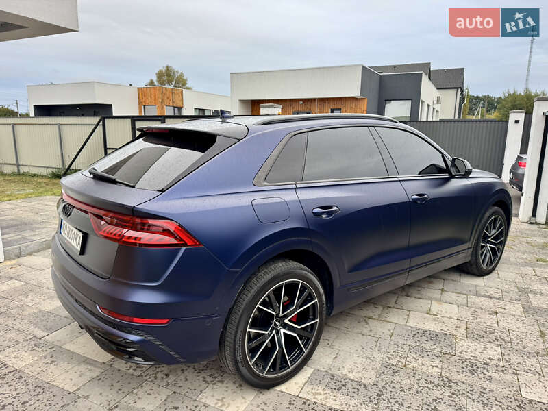 Внедорожник / Кроссовер Audi Q8 2019 в Киеве