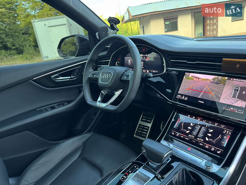 Внедорожник / Кроссовер Audi Q8 2019 в Киеве