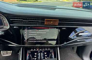 Внедорожник / Кроссовер Audi Q8 2019 в 