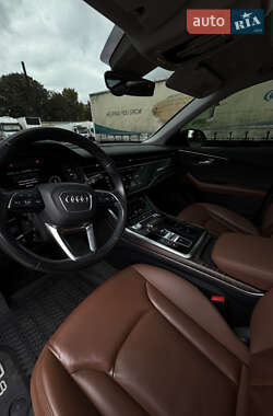 Внедорожник / Кроссовер Audi Q8 2018 в 