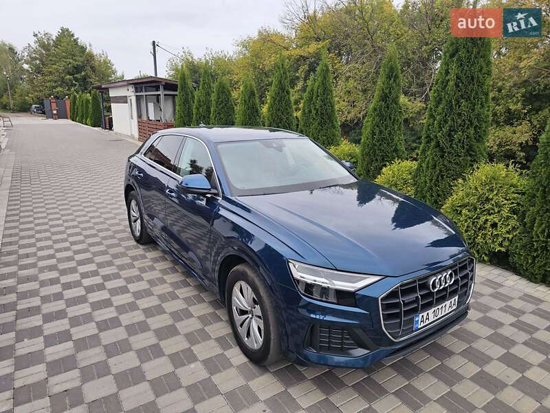 Внедорожник / Кроссовер Audi Q8 2021 в Киеве