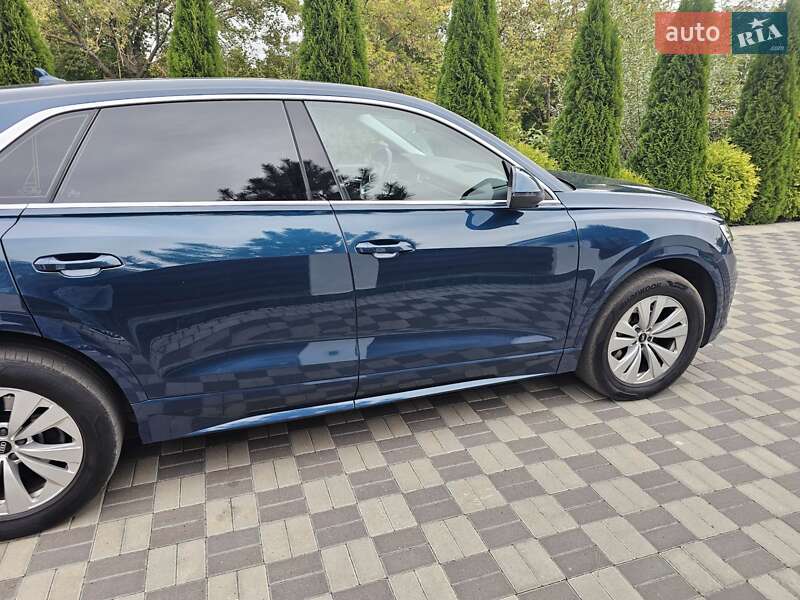 Внедорожник / Кроссовер Audi Q8 2021 в Киеве