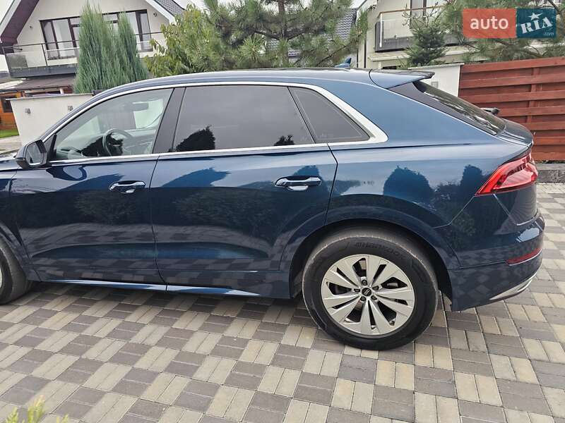 Внедорожник / Кроссовер Audi Q8 2021 в Киеве
