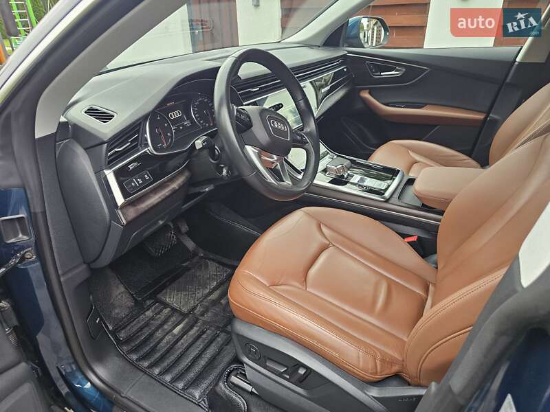 Внедорожник / Кроссовер Audi Q8 2021 в Киеве