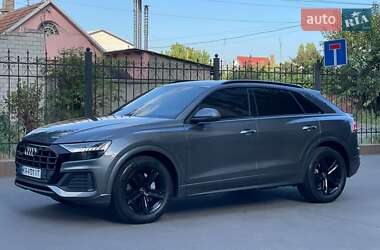 Внедорожник / Кроссовер Audi Q8 2023 в 