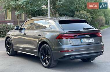 Внедорожник / Кроссовер Audi Q8 2023 в 
