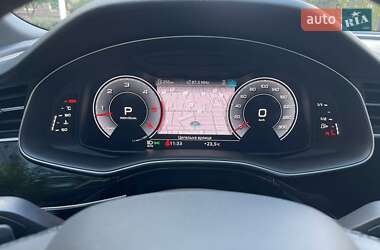 Внедорожник / Кроссовер Audi Q8 2023 в 