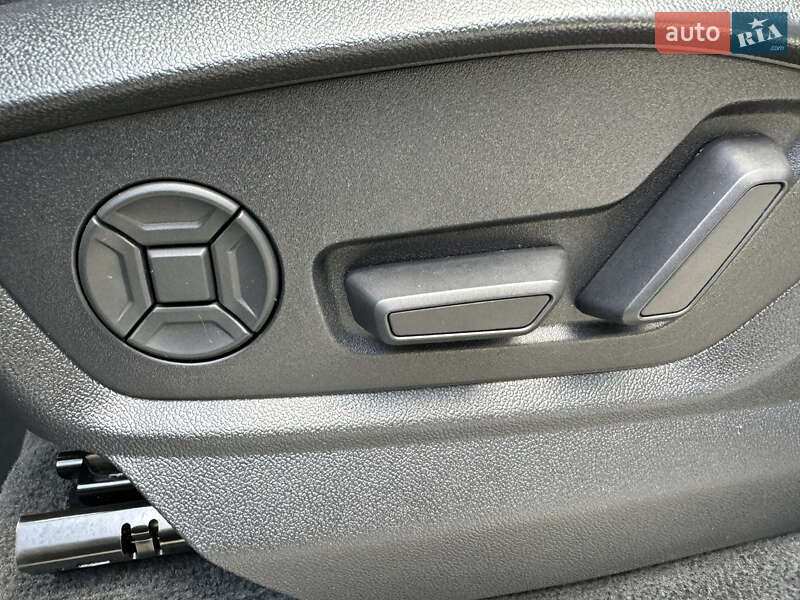 Внедорожник / Кроссовер Audi Q8 2019 в Ивано-Франковске