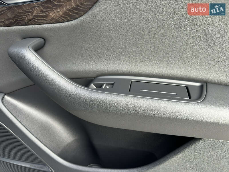 Внедорожник / Кроссовер Audi Q8 2019 в Ивано-Франковске