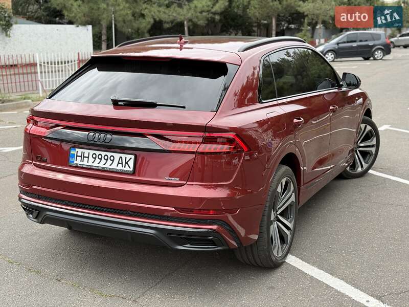 Внедорожник / Кроссовер Audi Q8 2021 в Одессе