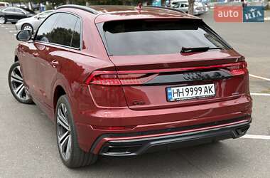 Внедорожник / Кроссовер Audi Q8 2021 в 