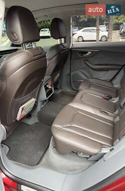 Внедорожник / Кроссовер Audi Q8 2021 в 