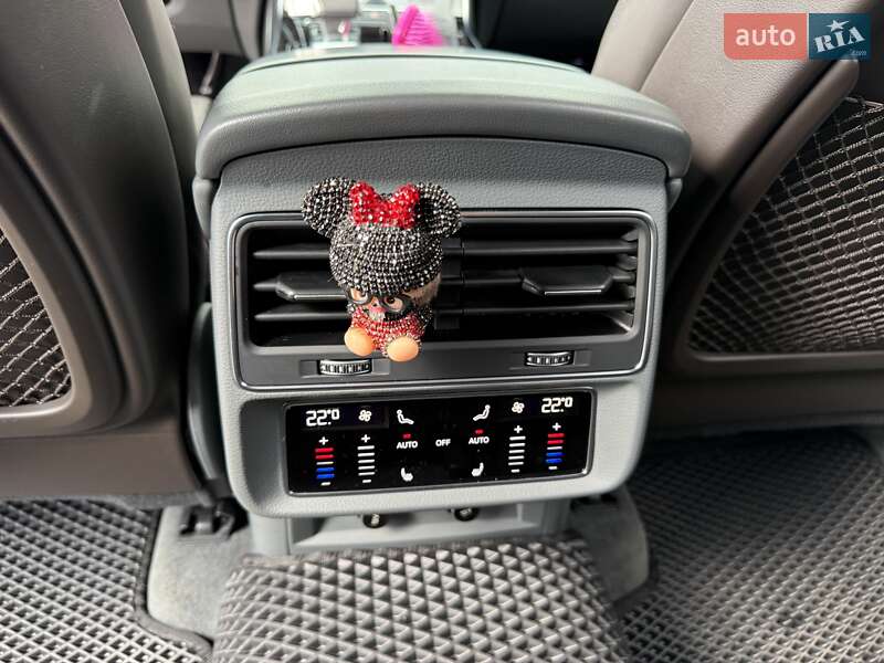 Внедорожник / Кроссовер Audi Q8 2021 в Одессе