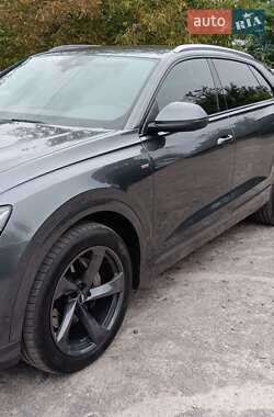 Внедорожник / Кроссовер Audi Q8 2018 в 
