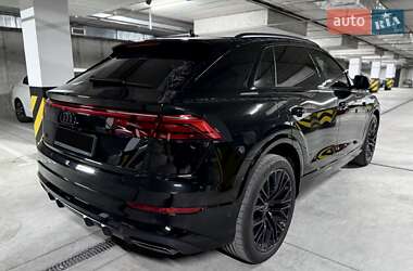 Внедорожник / Кроссовер Audi Q8 2024 в 