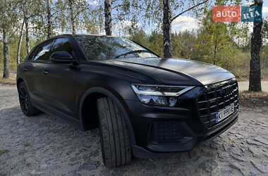 Внедорожник / Кроссовер Audi Q8 2022 в 