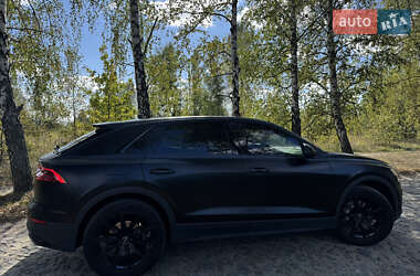 Внедорожник / Кроссовер Audi Q8 2022 в 