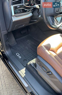 Внедорожник / Кроссовер Audi Q8 2022 в 