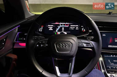 Внедорожник / Кроссовер Audi Q8 2022 в 