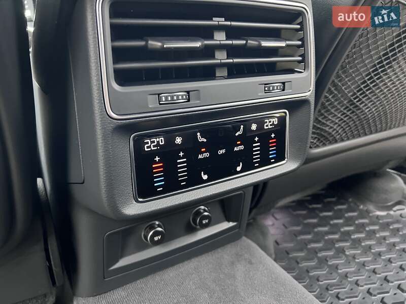 Позашляховик / Кросовер Audi Q8 2019 в Києві