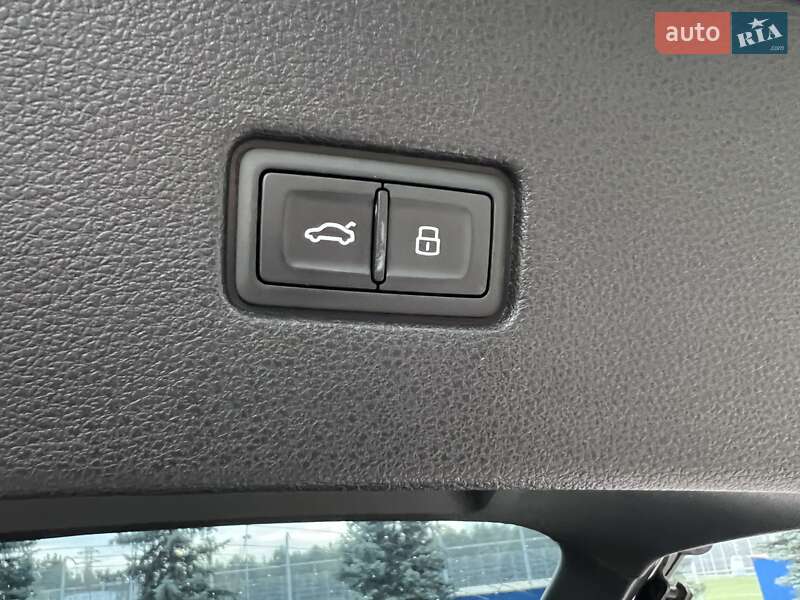 Позашляховик / Кросовер Audi Q8 2019 в Києві