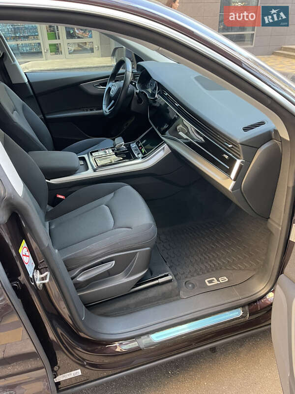 Внедорожник / Кроссовер Audi Q8 2019 в Киеве