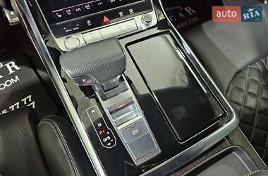 Позашляховик / Кросовер Audi Q8 2018 в 