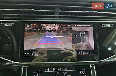 Позашляховик / Кросовер Audi Q8 2018 в 