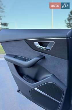 Внедорожник / Кроссовер Audi Q8 2024 в 