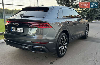 Позашляховик / Кросовер Audi Q8 2021 в 