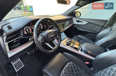 Позашляховик / Кросовер Audi Q8 2021 в 