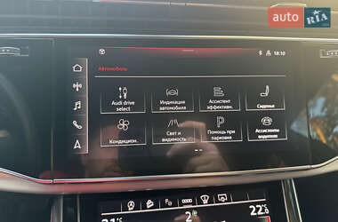 Позашляховик / Кросовер Audi Q8 2021 в 