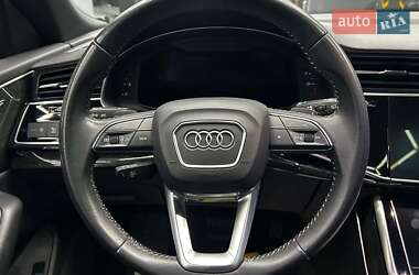 Внедорожник / Кроссовер Audi Q8 2018 в 