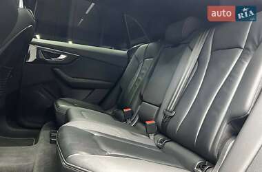 Внедорожник / Кроссовер Audi Q8 2018 в 