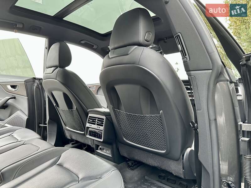 Внедорожник / Кроссовер Audi Q8 2019 в Киеве