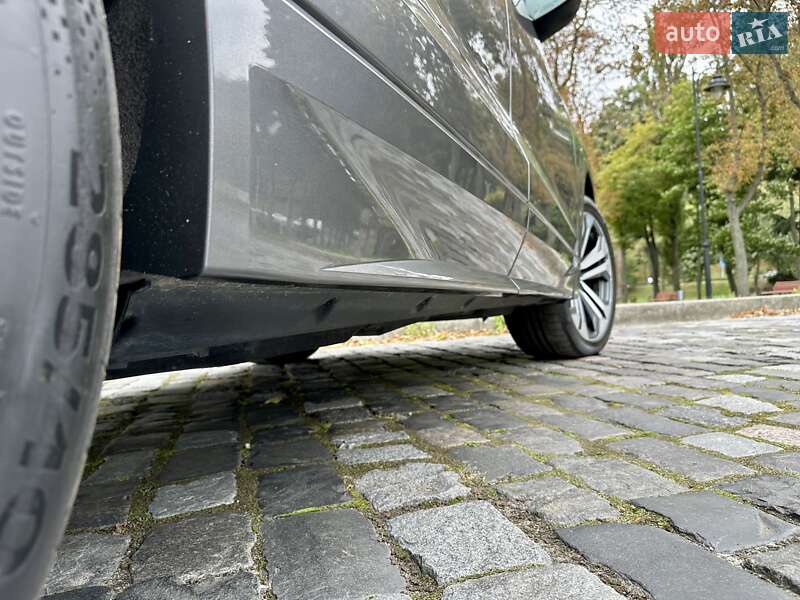 Внедорожник / Кроссовер Audi Q8 2019 в Киеве