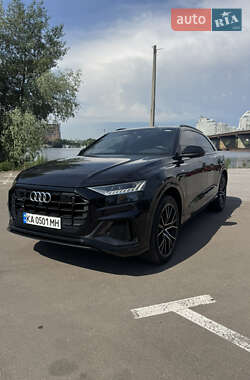 Позашляховик / Кросовер Audi Q8 2018 в 