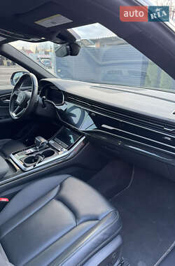 Позашляховик / Кросовер Audi Q8 2018 в 