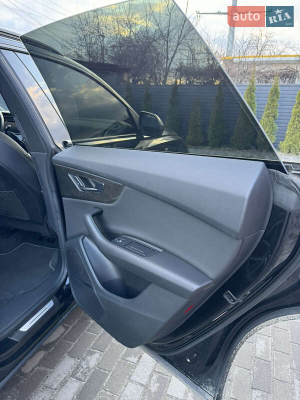 Внедорожник / Кроссовер Audi Q8 2018 в Киеве