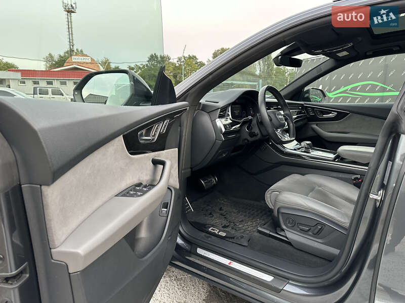 Внедорожник / Кроссовер Audi Q8 2018 в Киеве