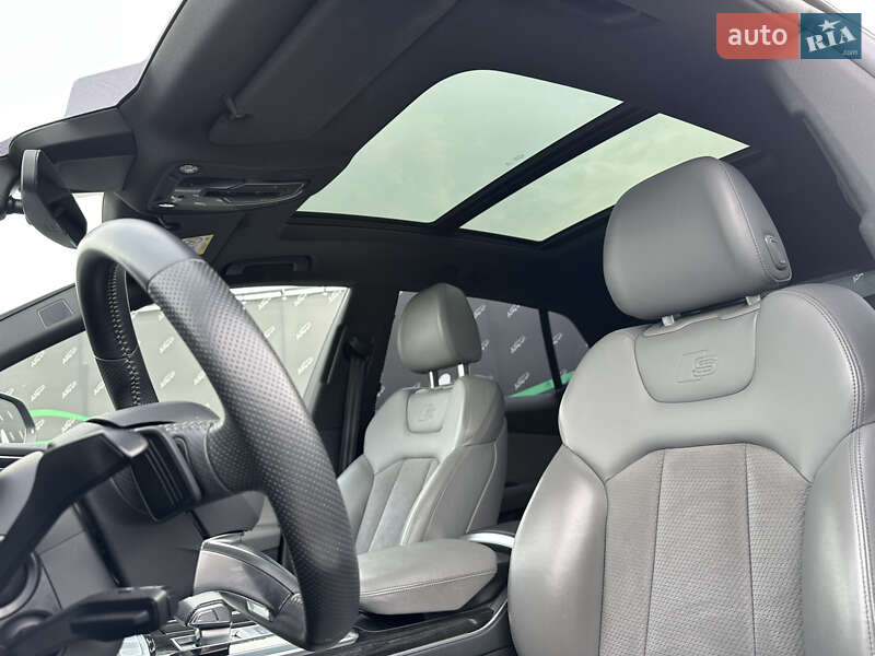 Внедорожник / Кроссовер Audi Q8 2018 в Киеве