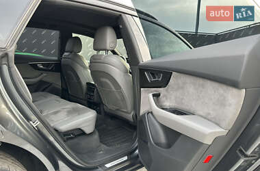 Внедорожник / Кроссовер Audi Q8 2018 в 