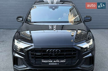 Позашляховик / Кросовер Audi Q8 2019 в 