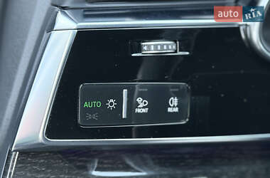 Позашляховик / Кросовер Audi Q8 2019 в 