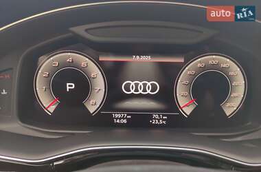 Внедорожник / Кроссовер Audi Q8 2021 в 