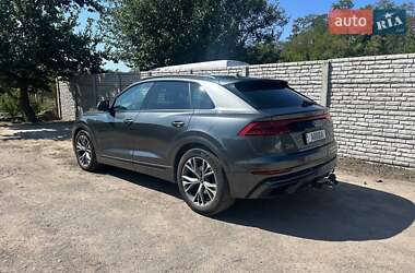 Позашляховик / Кросовер Audi Q8 2021 в 
