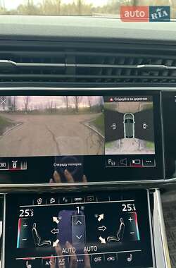 Позашляховик / Кросовер Audi Q8 2021 в 